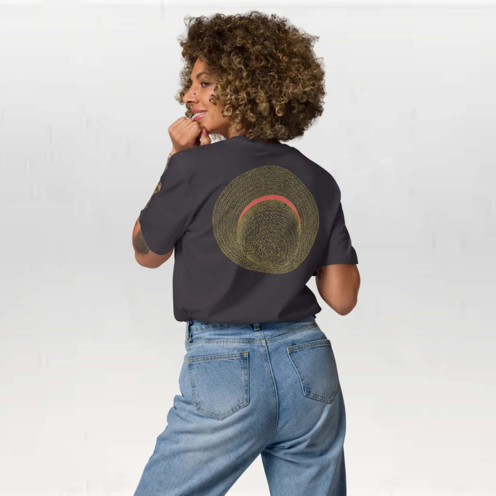 T-shirt unisexe en coton biologique - Le Chapeau de paille Croquis – Image 5