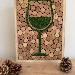 Tableau en bouchons de liège et mousse végétale « Verre de vin »